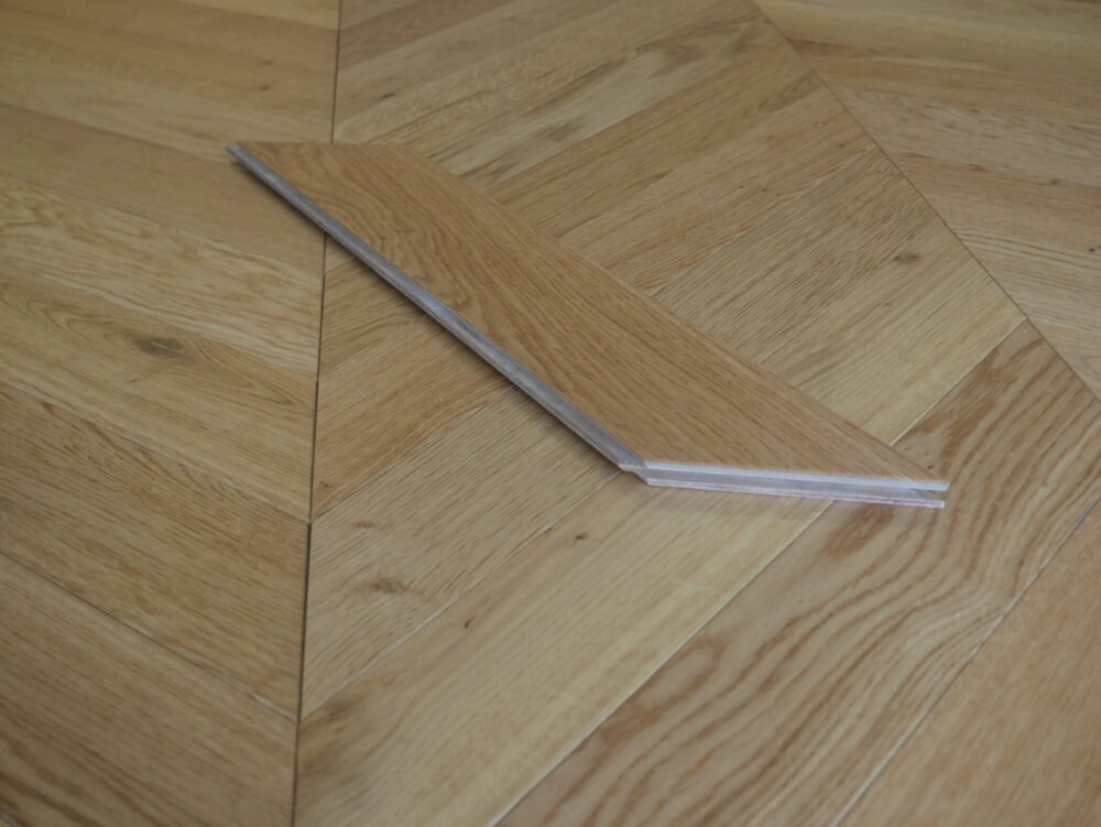 14/3 x 90mm Natural Oiled Chevron - Image 5