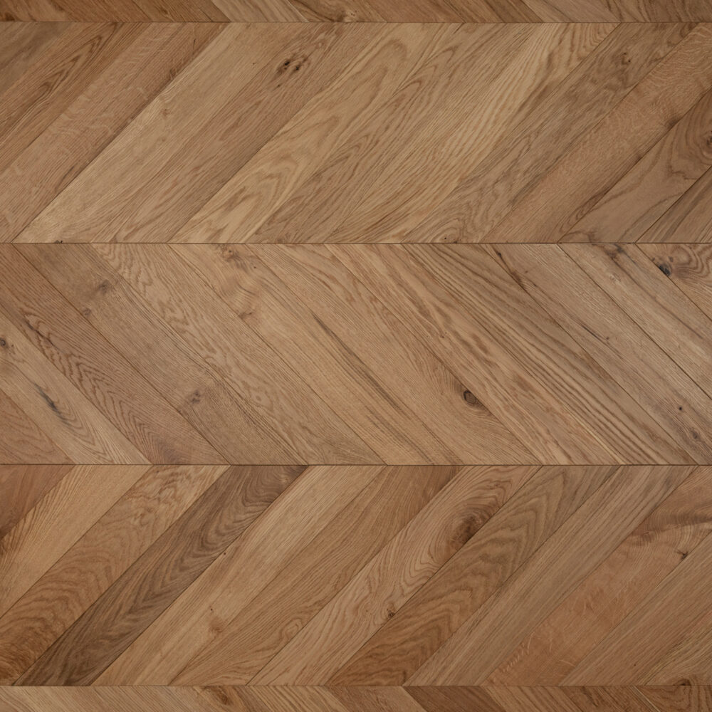 14/3 x 90mm Natural Brushed & Lacquered Chevron - Image 5