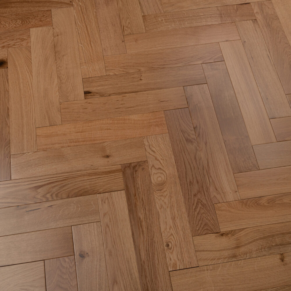 14/3 x 90mm Natural UV Lacquered Herringbone - Image 2