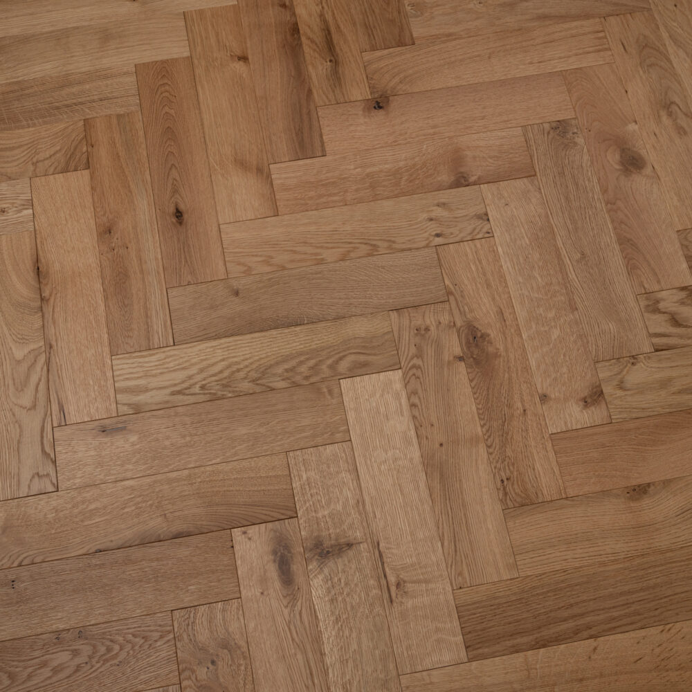 18/4 x 90mm Natural Brushed & Oiled Herringbone - Image 4