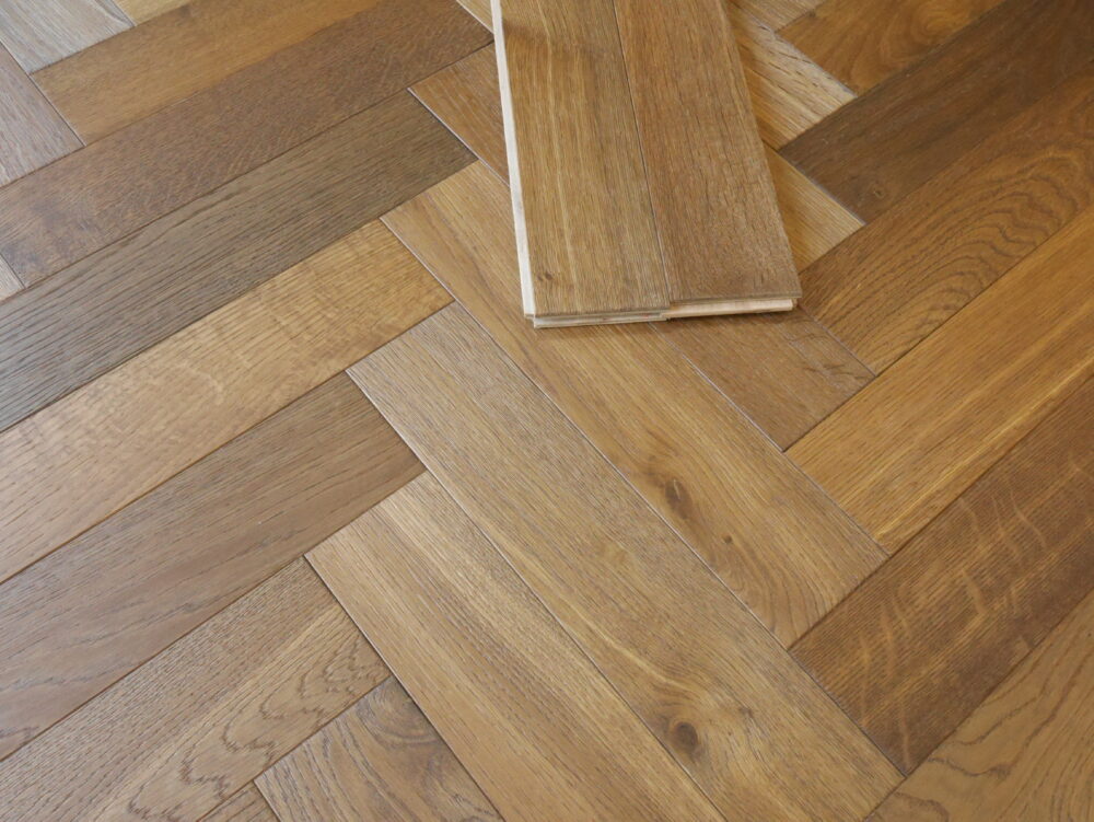18/4 x 90mm Smoked Natural Oiled Herringbone
