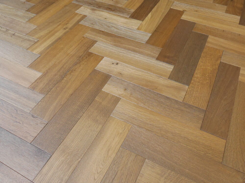18/4 x 90mm Smoked Natural Oiled Herringbone - Image 3