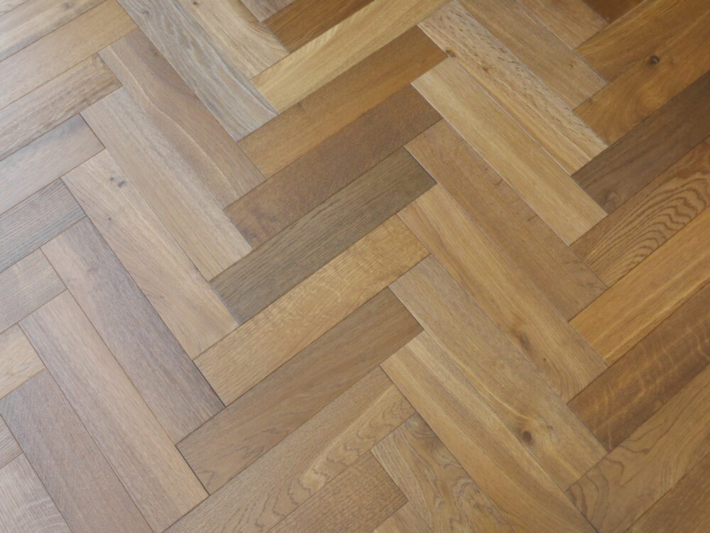 18/4 x 90mm Smoked Natural Oiled Herringbone - Image 5