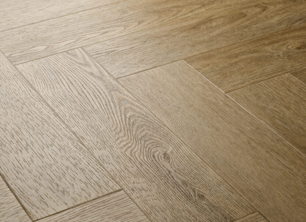 Elements LVT Herringbone Holm Oak