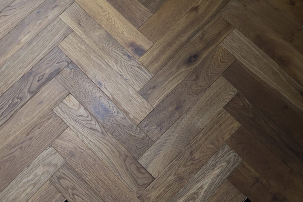 14/3 x 90mm Natural Smoked Dark Herringbone - Image 2