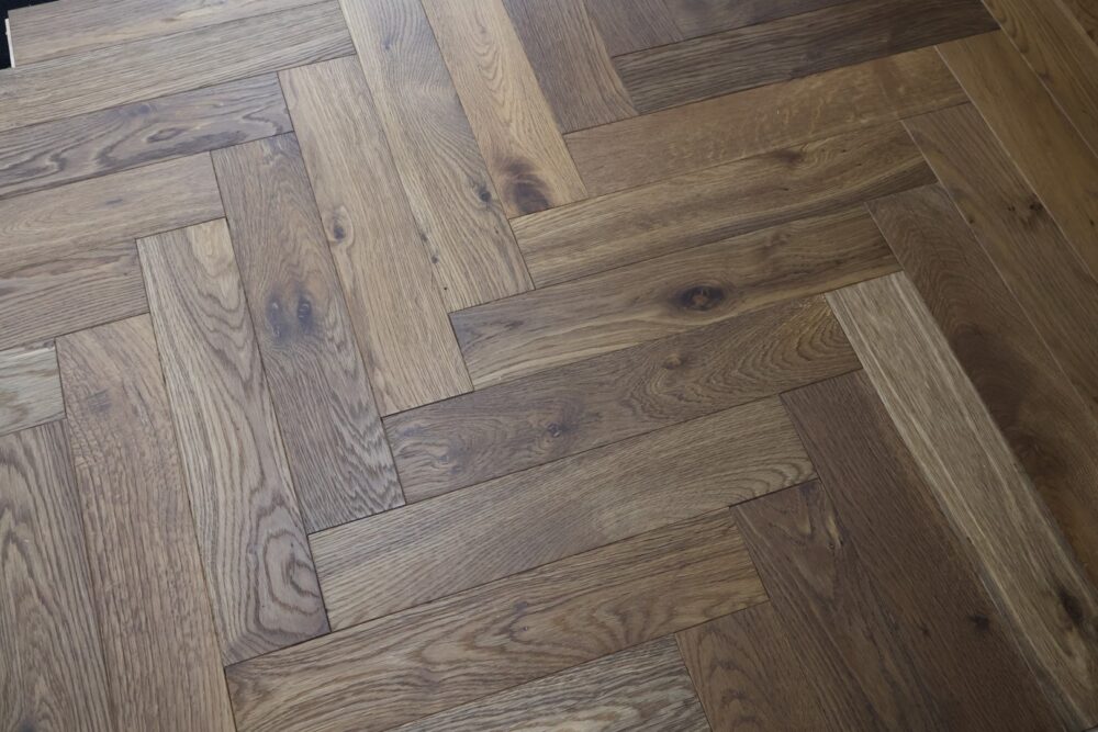 14/3 x 90mm Natural Smoked Dark Herringbone - Image 3