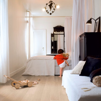 Quick-Step Impressive Ultra White Varnished Oak - Image 16