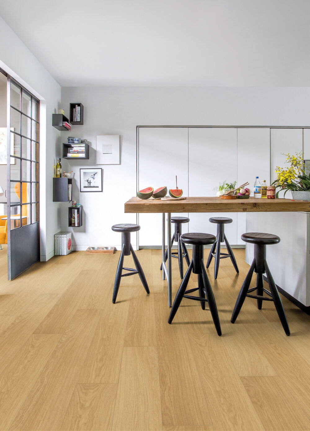 Quick-Step Impressive Natural Varnished Oak - Image 4