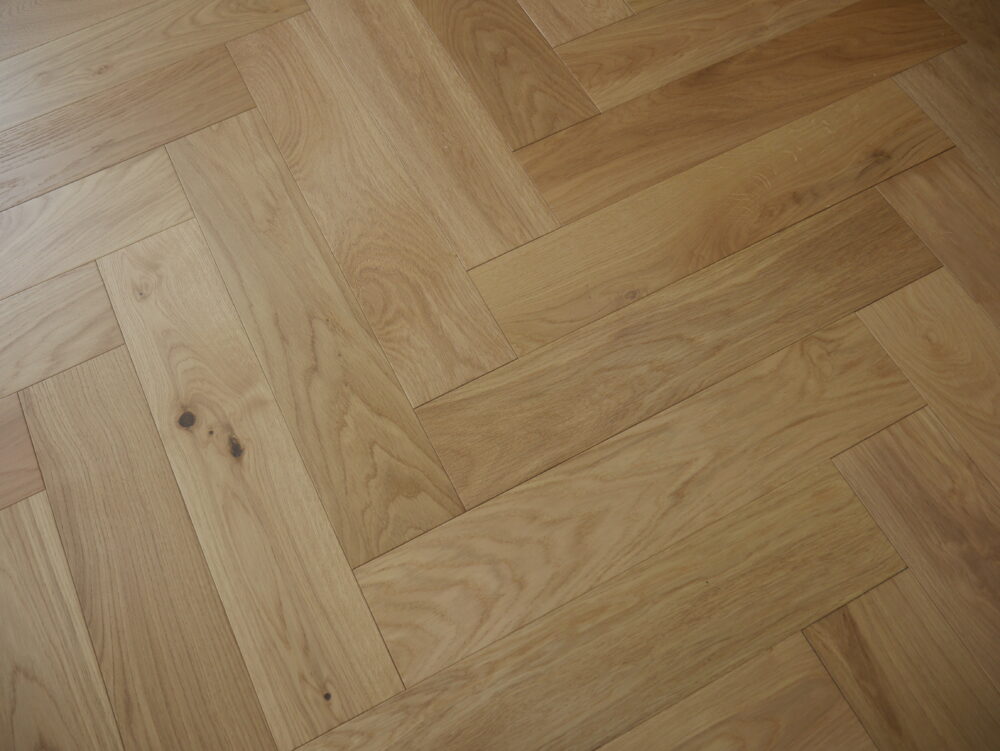 14/3 x 125mm Natural Brushed & Matt Lacquered Herringbone - Image 3