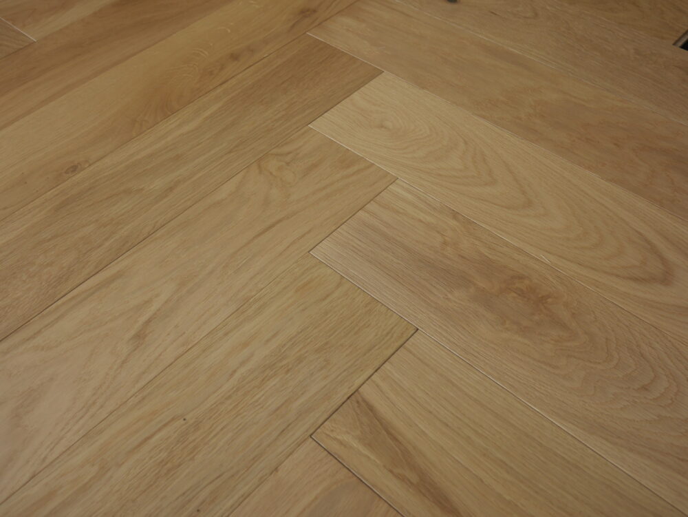 14/3 x 125mm Natural Brushed & Matt Lacquered Herringbone - Image 6