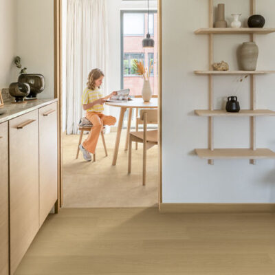 Quick-Step Capture Beige Varnished Oak - Image 4